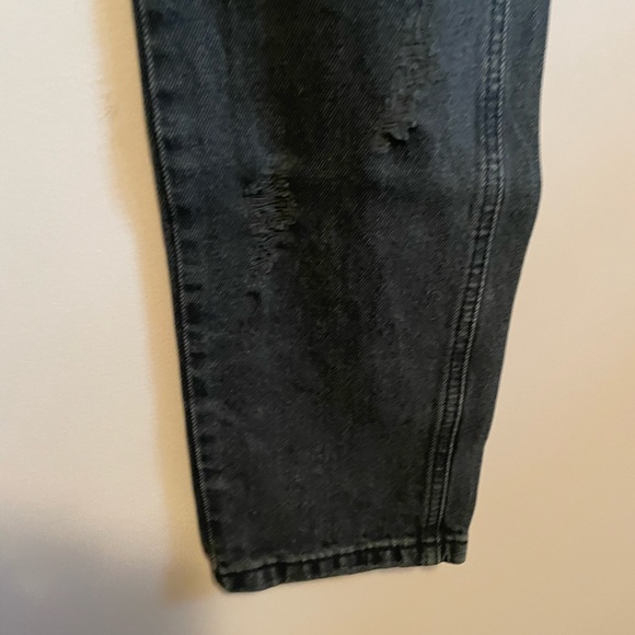 One + One Teaspoon ripped grey jeans. Straight cut - Picture 2 of 3